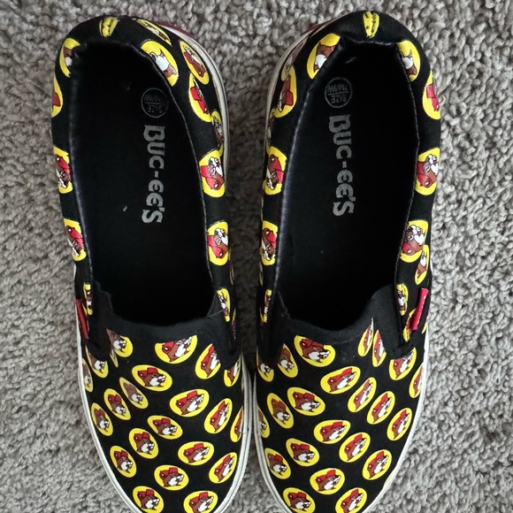 EUC Buc-ee’s Slip-On Shoes M7/W9 - Picture 3 of 7